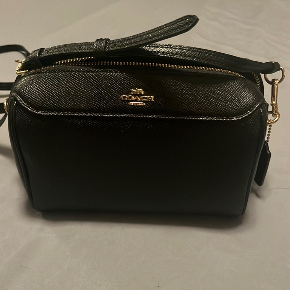Like New - Coach crossbody handbag